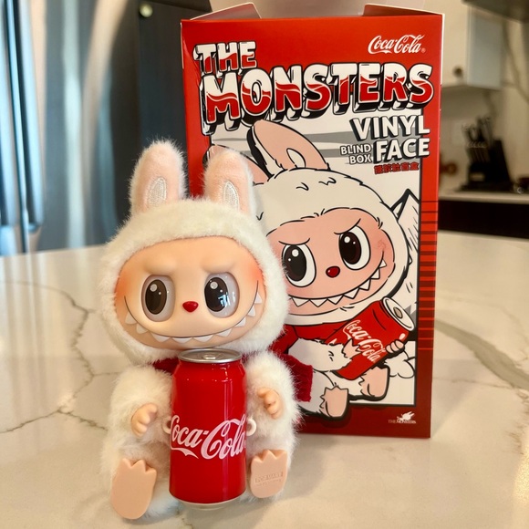 Coca Cola Labubu - Happy Factor - Picture 1 of 6
